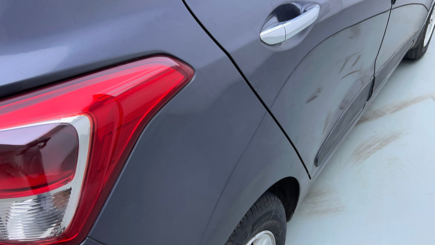 Used 2015 Hyundai Grand i10 Asta AT 1.2 Kappa VTVT Petrol Automatic dents MINOR DENT