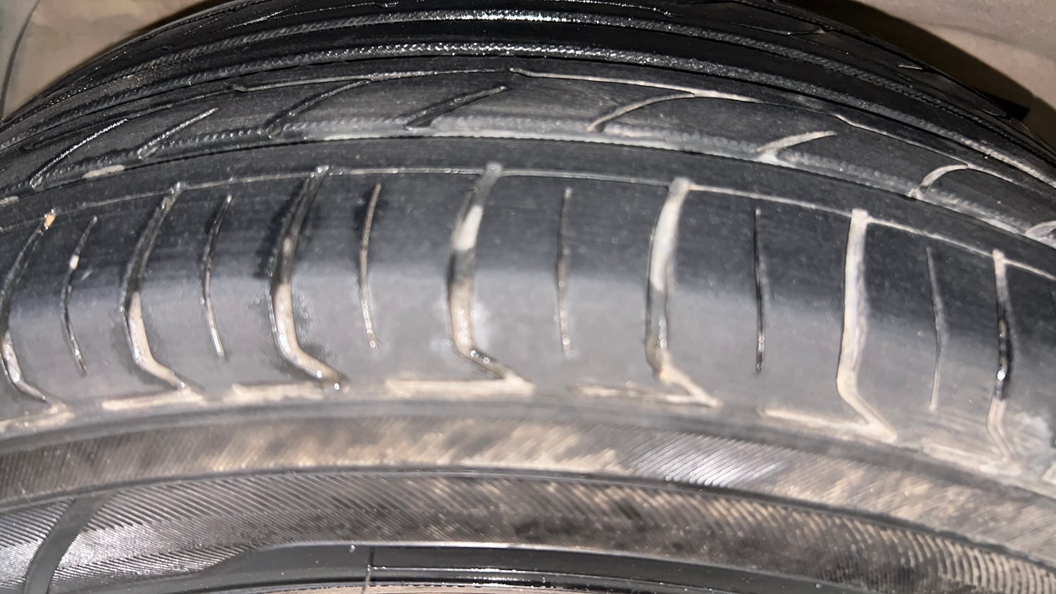 Used 2016 Hyundai Elite i20 Magna 1.2 Petrol Manual tyres RIGHT REAR TYRE TREAD VIEW