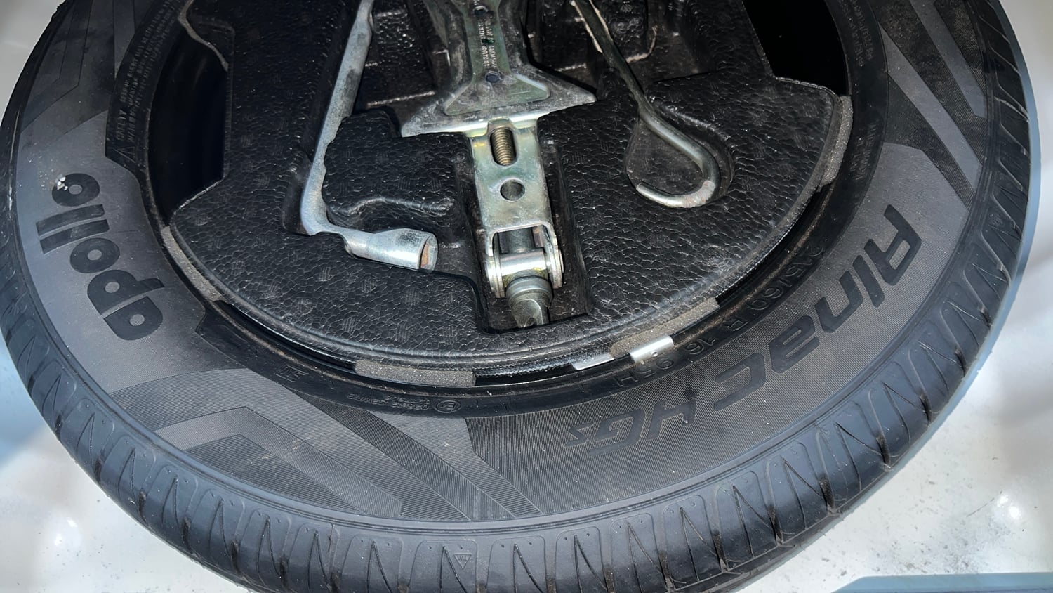 Used 2021 Maruti Suzuki Vitara Brezza ZXi AT SHVS Petrol Automatic tyres SPARE TYRE VIEW