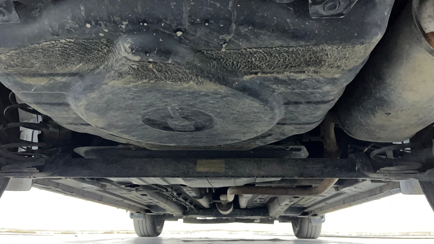 Used 2023 Tata Altroz XZ Petrol Petrol Manual extra REAR UNDERBODY VIEW (TAKEN FROM REAR)