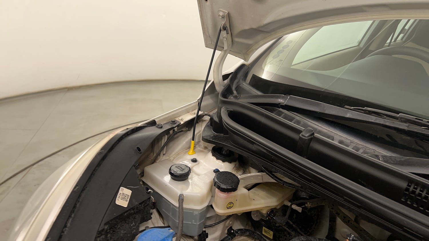 Used 2021 hyundai Santro Sportz Executive CNG Cng Manual engine ENGINE RIGHT SIDE HINGE & APRON VIEW