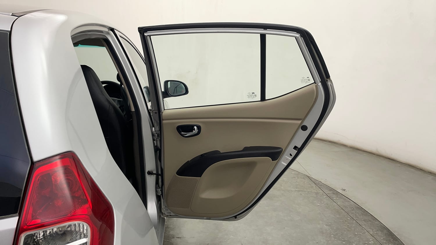 Used 2012 Hyundai i10 Magna 1.2 Kappa2 Petrol Manual interior RIGHT REAR DOOR OPEN VIEW