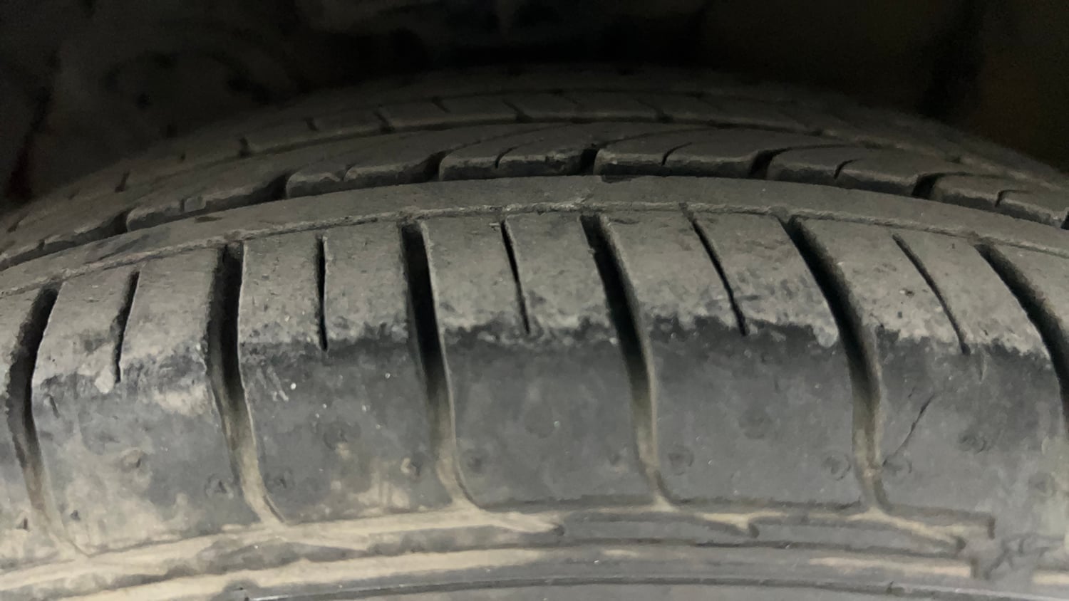 Used 2014 Hyundai Verna Fluidic 1.6 VTVT SX Petrol Manual tyres LEFT FRONT TYRE TREAD VIEW