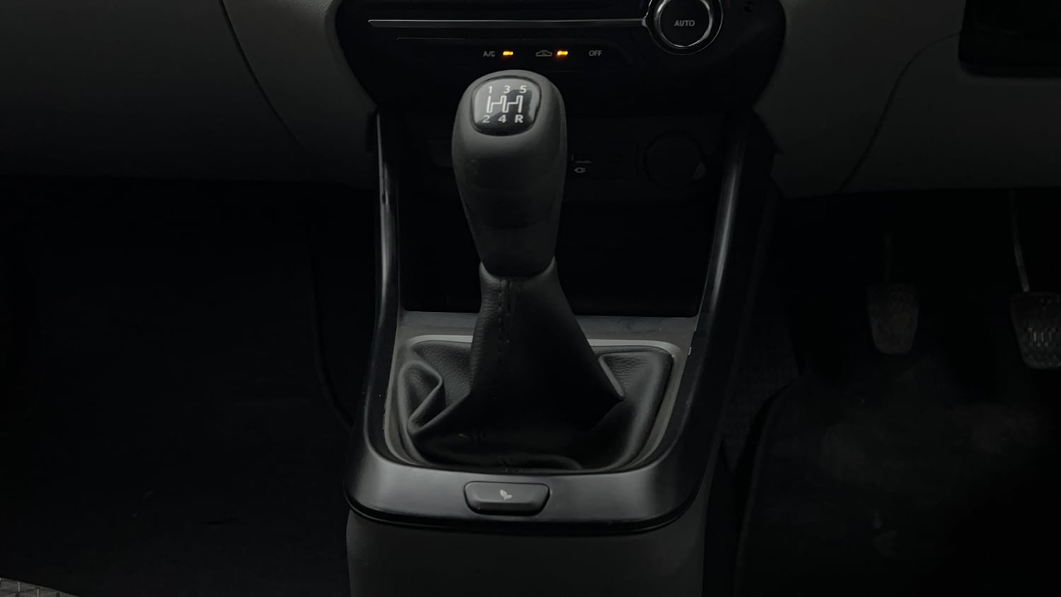 Used 2021 Tata Altroz XT Petrol Petrol Manual interior GEAR  KNOB VIEW