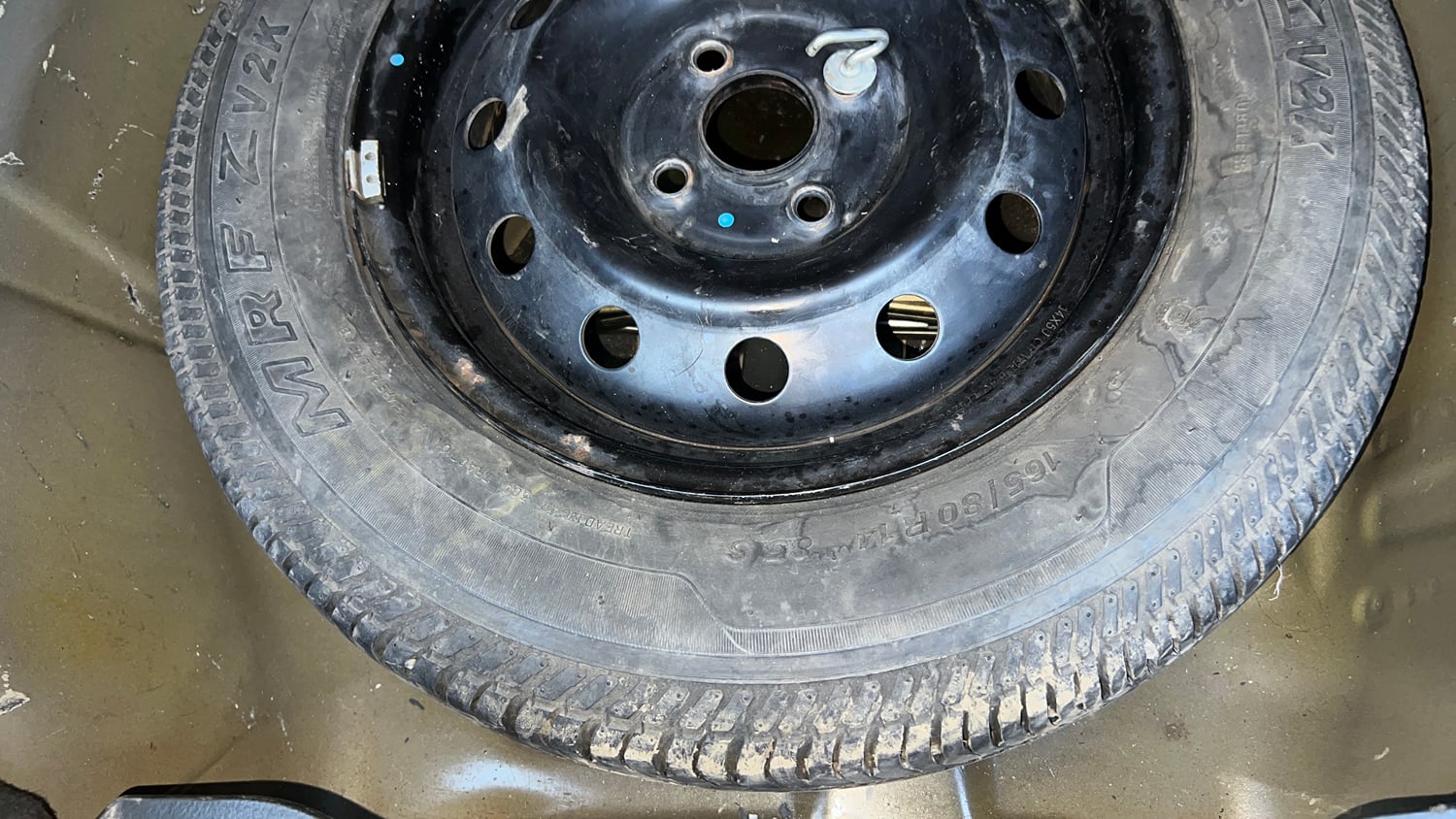 Used 2015 Maruti Suzuki Swift Dzire VXI Petrol Manual tyres SPARE TYRE VIEW
