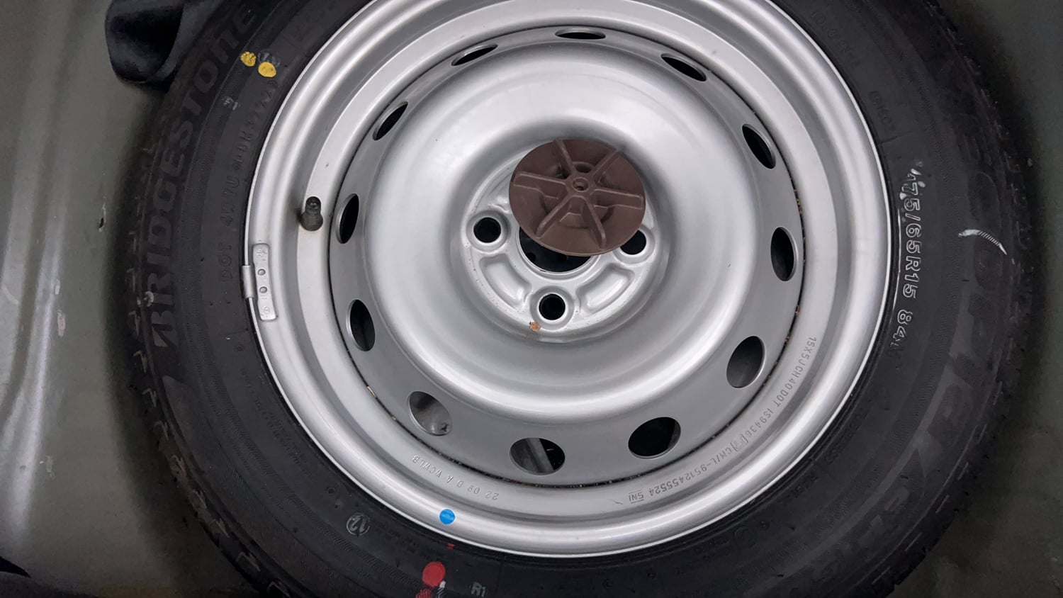 Used 2022 Maruti Suzuki Ignis Sigma 1.2 MT Petrol Manual tyres SPARE TYRE VIEW