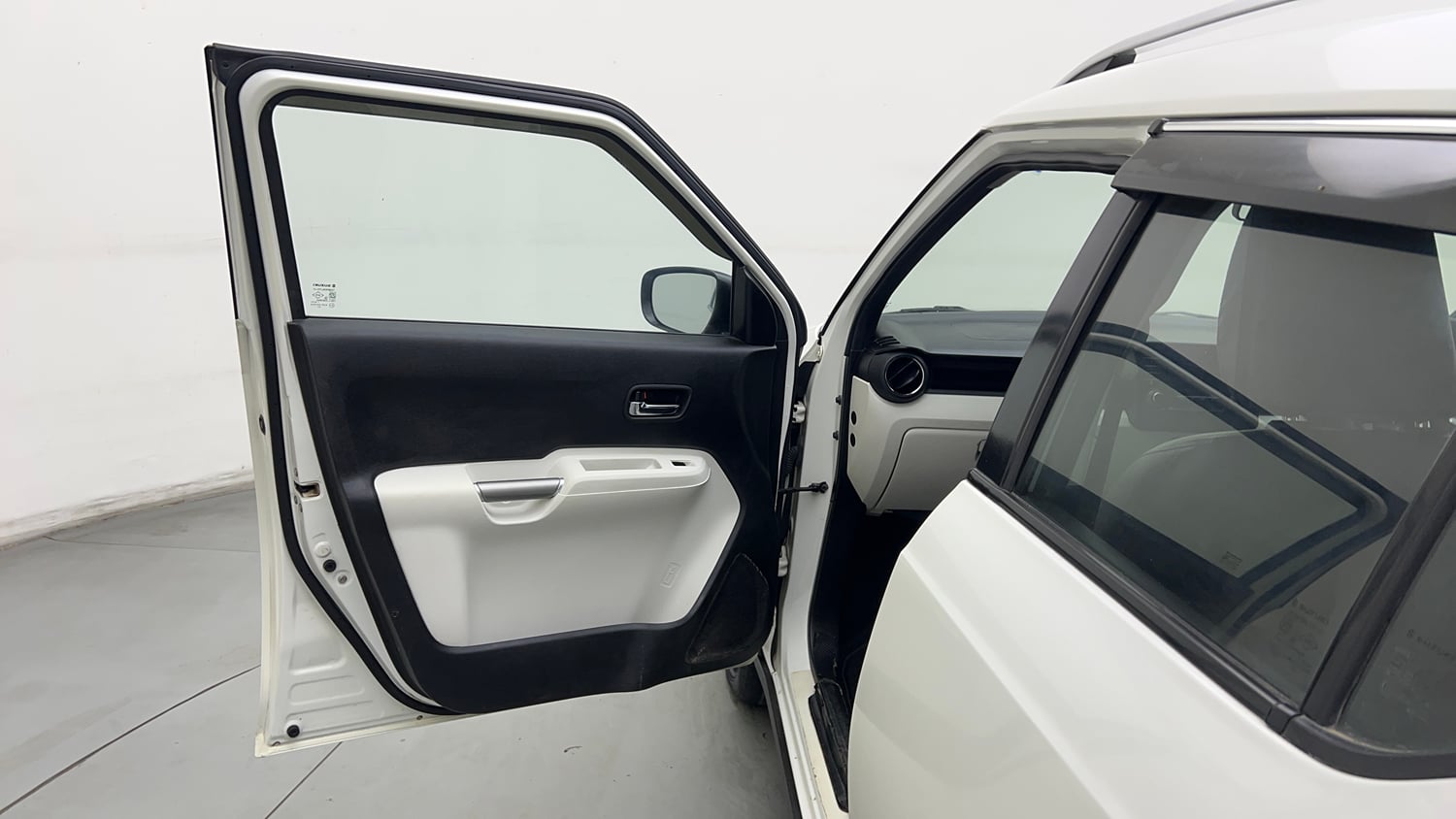 Used 2022 Maruti Suzuki Ignis Delta 1.2 MT Petrol Manual interior LEFT FRONT DOOR OPEN VIEW