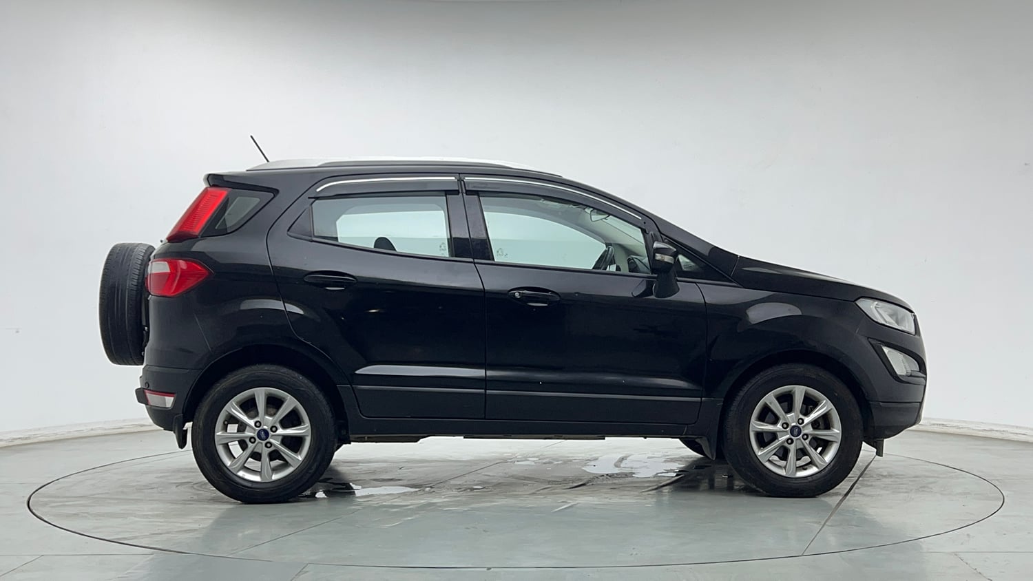 Used 2021 Ford EcoSport Titanium 1.5L TDCi Diesel Manual exterior RIGHT SIDE VIEW