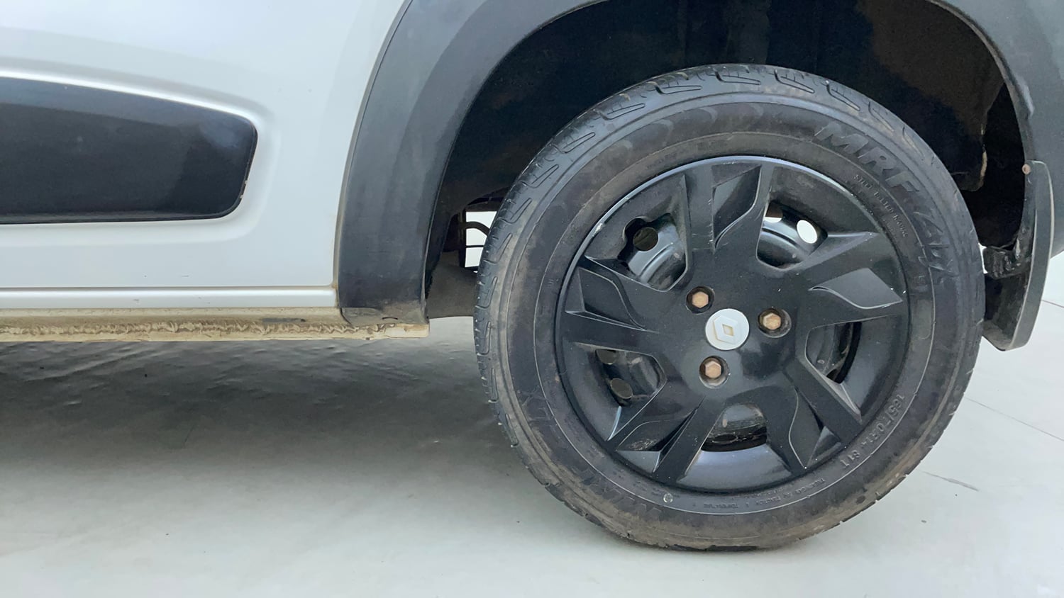 Used 2022 Renault Kwid RXT 1.0 AMT (O) Petrol Automatic tyres LEFT REAR TYRE RIM VIEW
