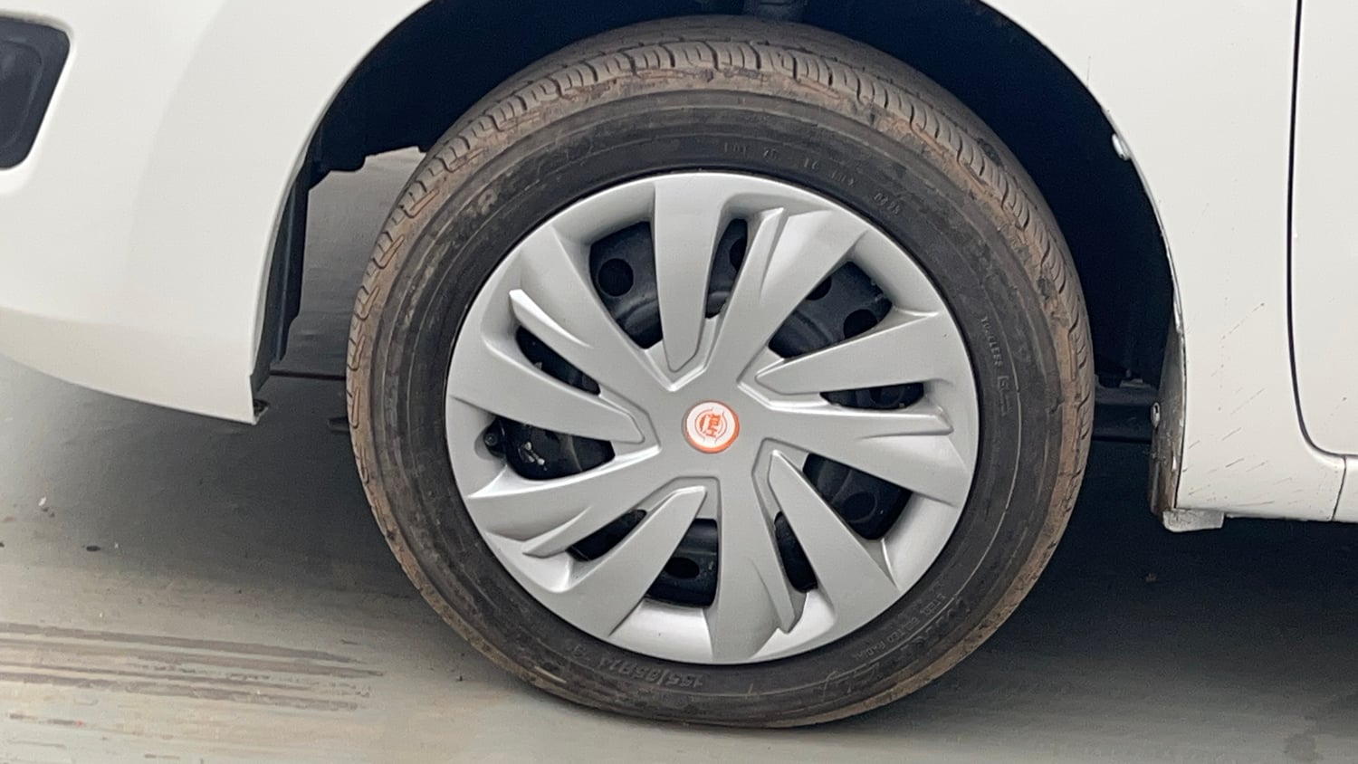 Used 2014 Maruti Suzuki Wagon R VXI Petrol Manual tyres LEFT FRONT TYRE RIM VIEW