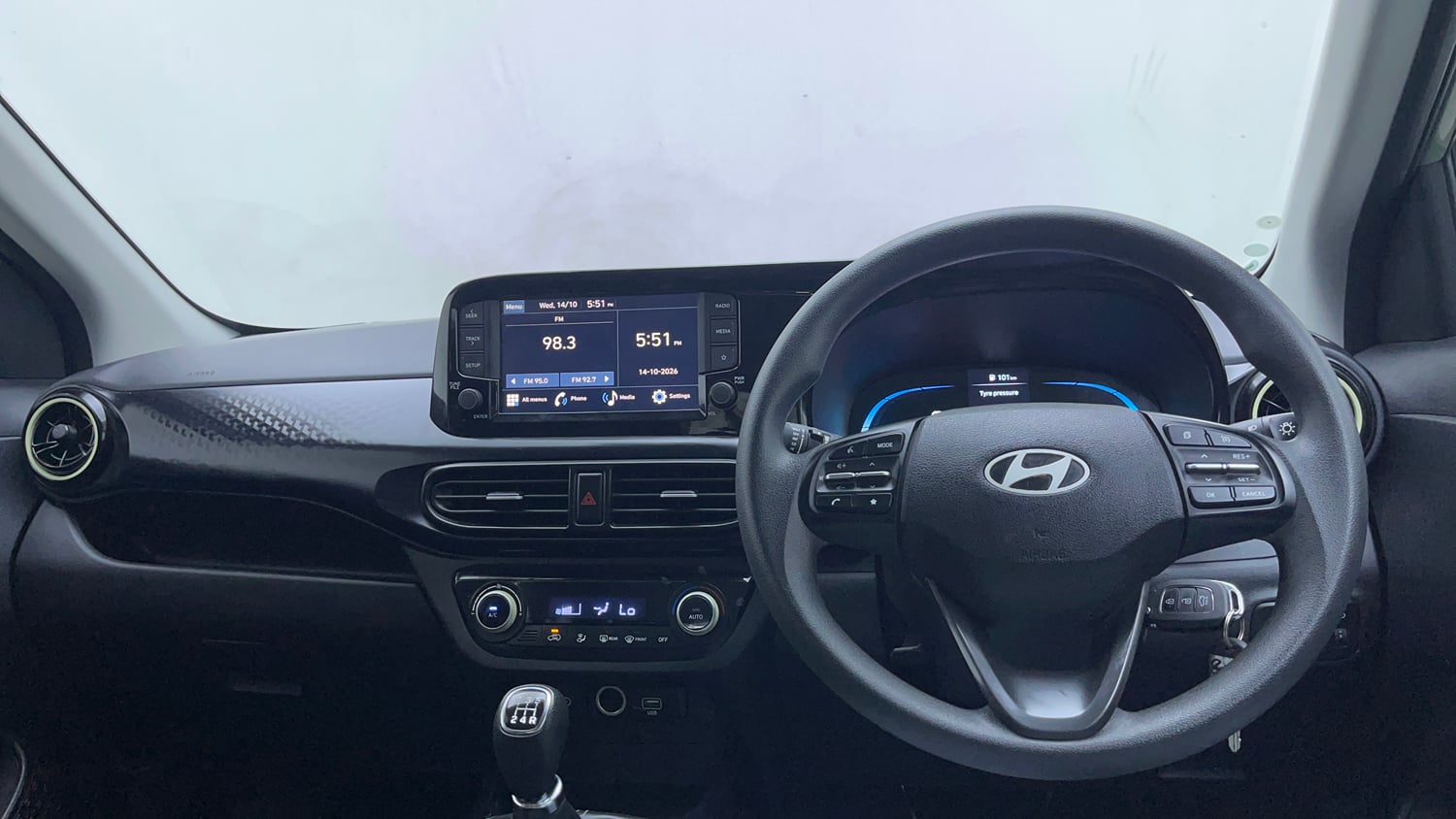 Used 2024 Hyundai Exter SX 1.2 MT Dual Tone Petrol Manual interior DASHBOARD VIEW