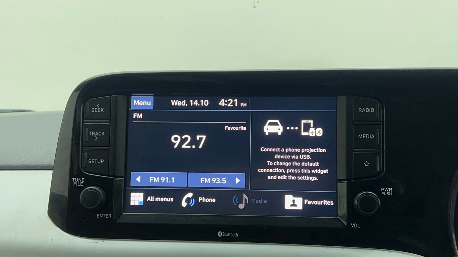 Used 2022 Hyundai Grand i10 Nios Sportz 1.2 Kappa VTVT Petrol Manual top_features Touch screen infotainment system