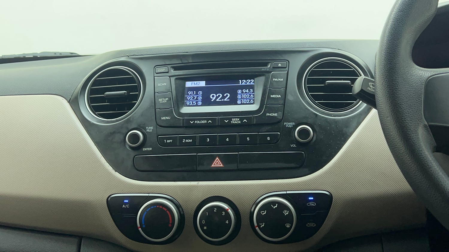Used 2013 Hyundai Grand i10 Sportz 1.2 Kappa VTVT Petrol Manual top_features Integrated (in-dash) music system