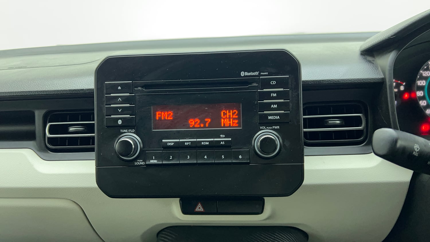 Used 2022 Maruti Suzuki Ignis Delta 1.2 MT Petrol Manual top_features Integrated (in-dash) music system