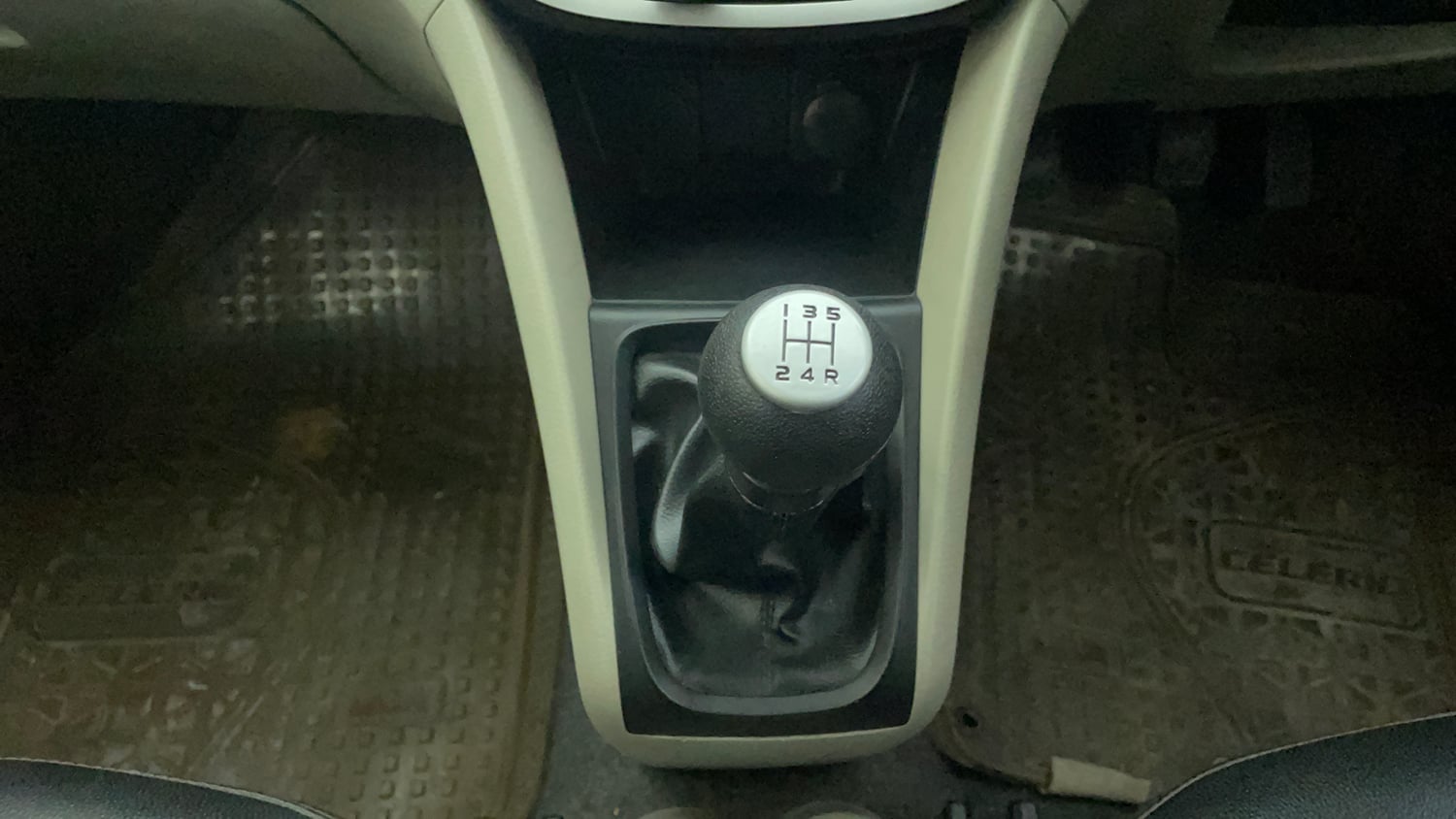 Used 2017 Maruti Suzuki Celerio VXi Petrol Manual interior GEAR  KNOB VIEW