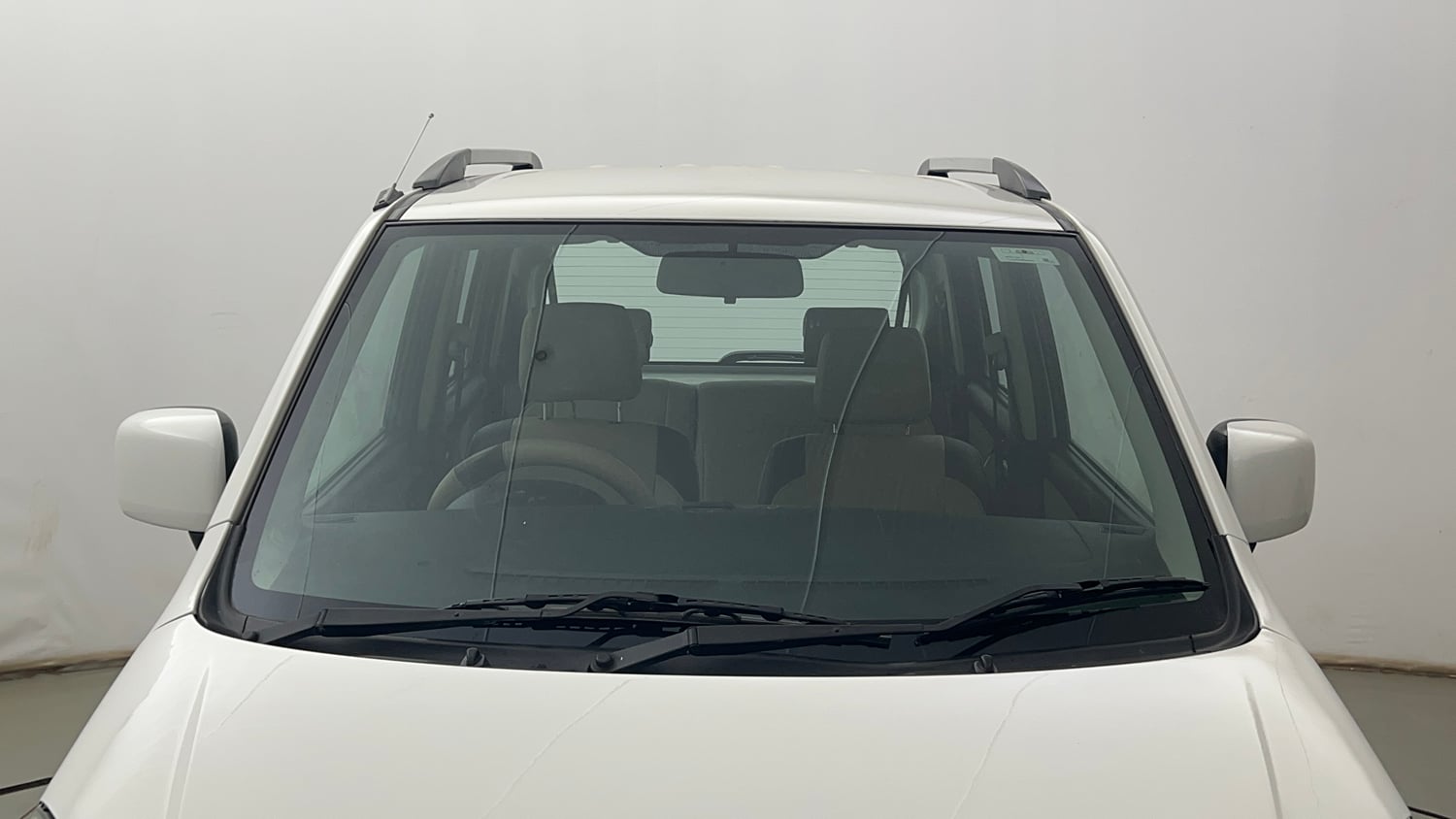 Used 2014 Maruti Suzuki Wagon R VXI Petrol Manual exterior FRONT WINDSHIELD VIEW