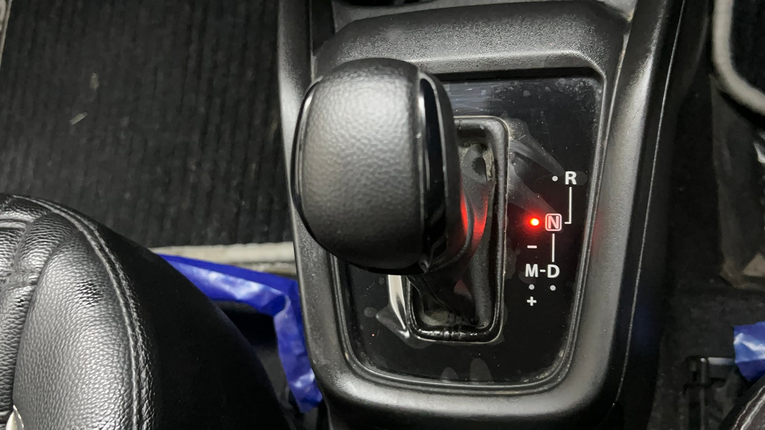 Used 2024 Maruti Suzuki Swift VXi (O) AMT Petrol Automatic interior GEAR  KNOB VIEW