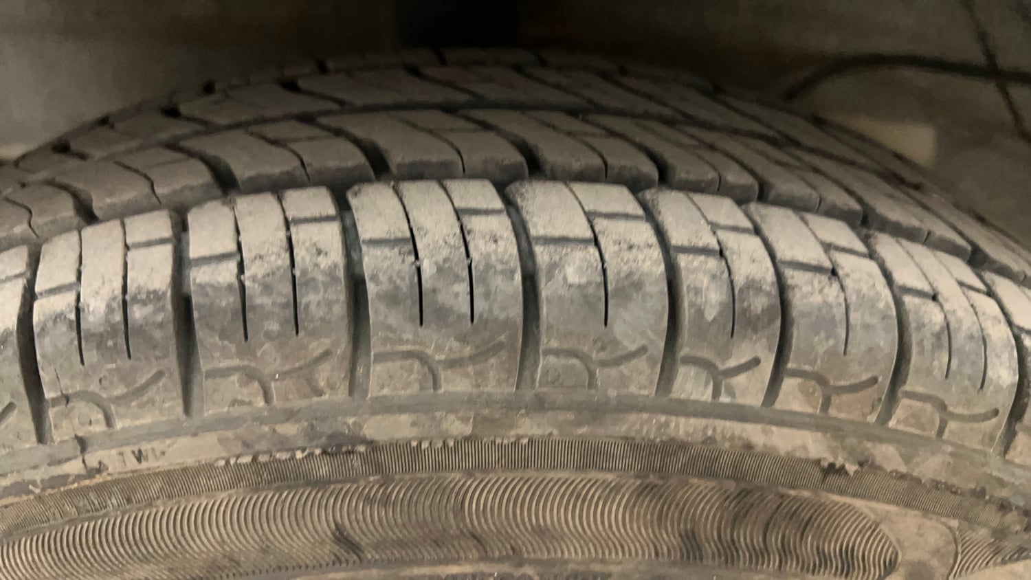 Used 2021 hyundai Santro Sportz Executive CNG Cng Manual tyres RIGHT REAR TYRE TREAD VIEW