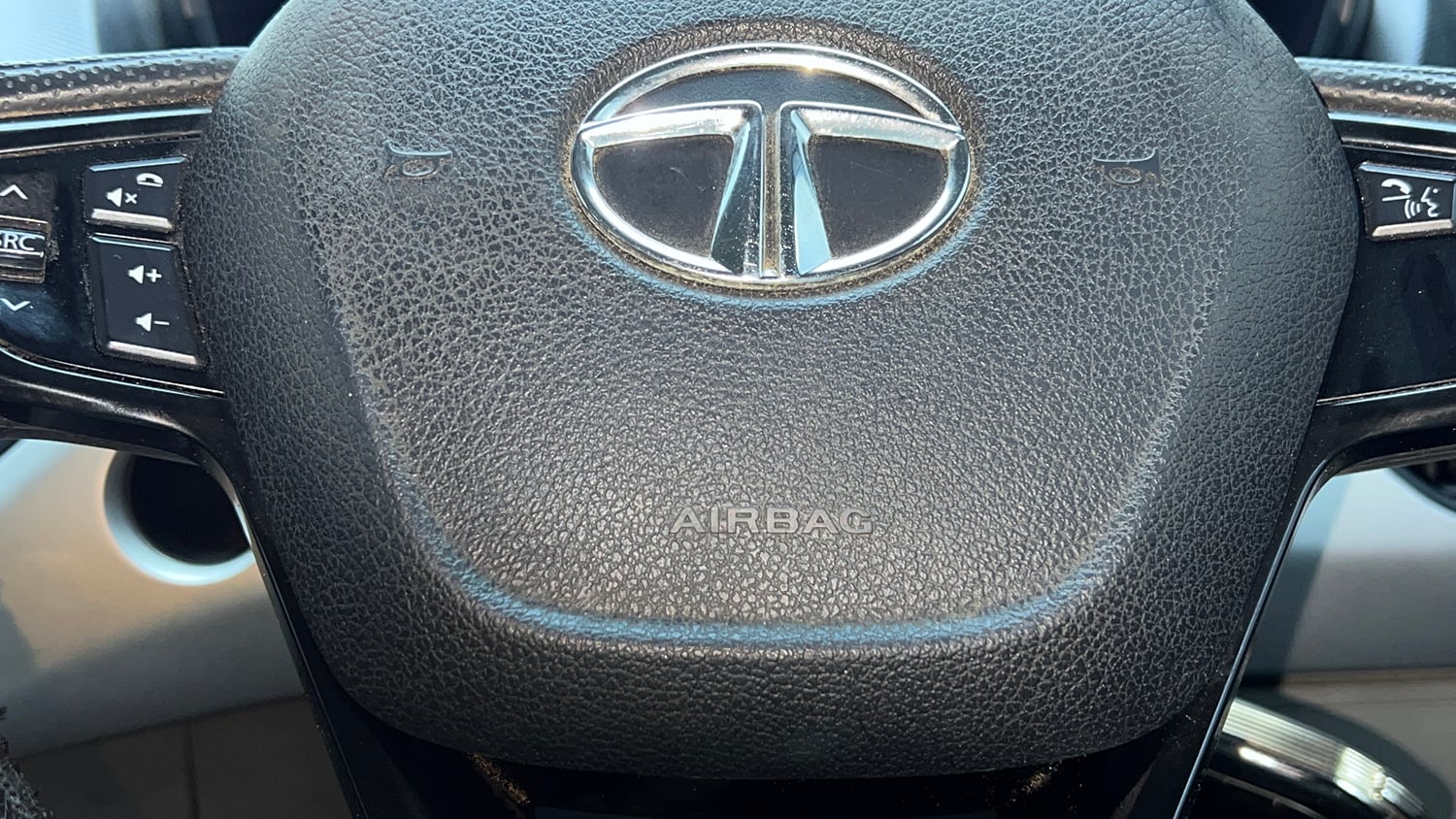 Used 2018 Tata Nexon XM Diesel Diesel Manual top_features Airbags