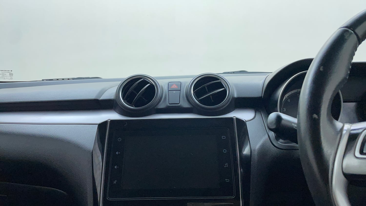 Used 2023 Maruti Suzuki Swift ZXi Petrol Manual top_features Touch screen infotainment system