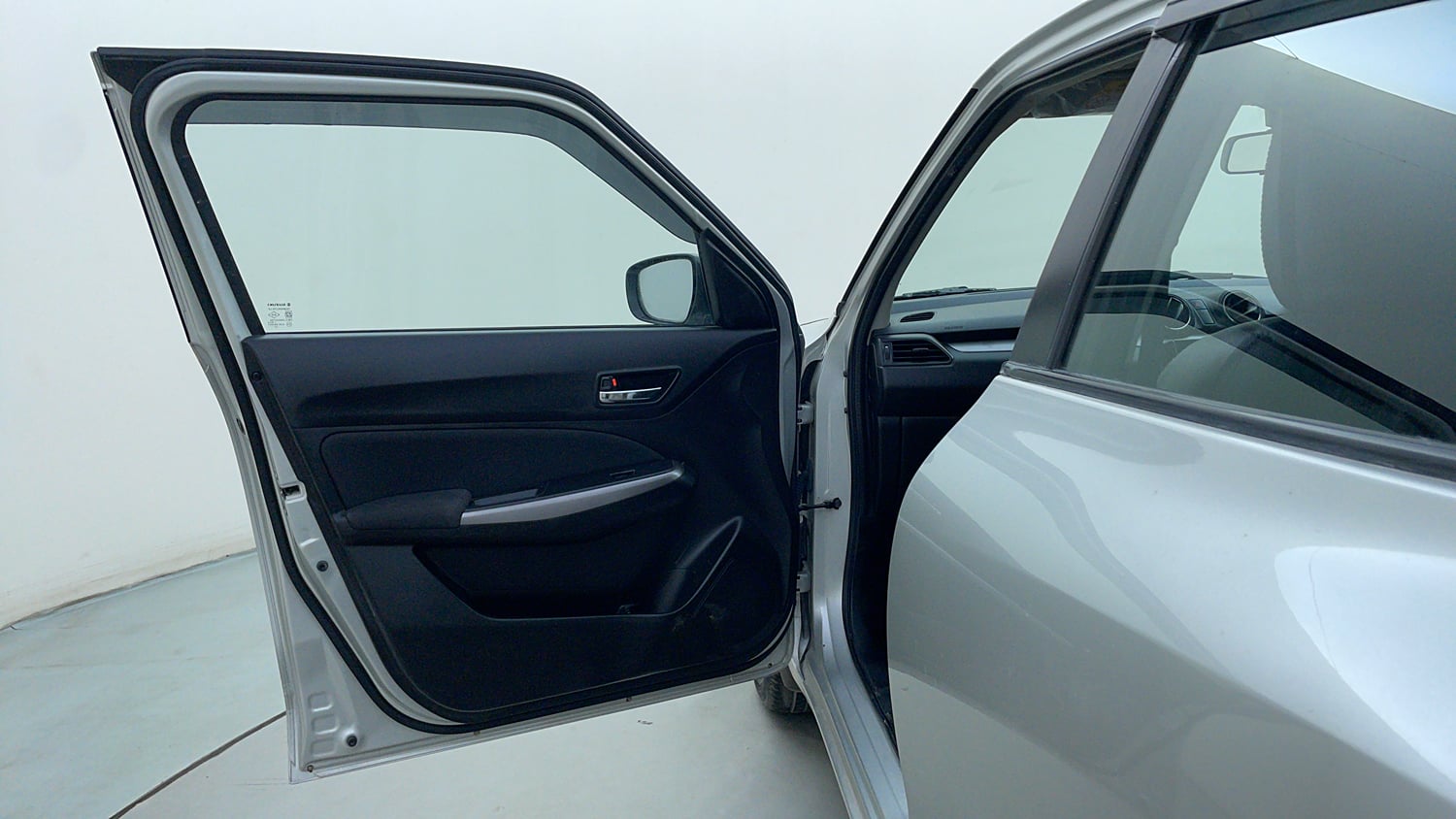 Used 2023 Maruti Suzuki Swift ZXi Petrol Manual interior LEFT FRONT DOOR OPEN VIEW
