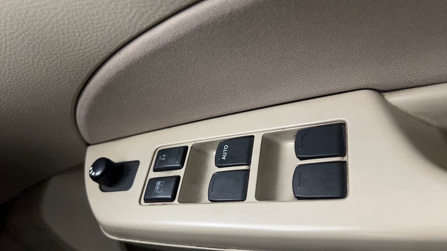 Used 2013 Maruti Suzuki Swift Dzire VXI Petrol Manual top_features Power windows