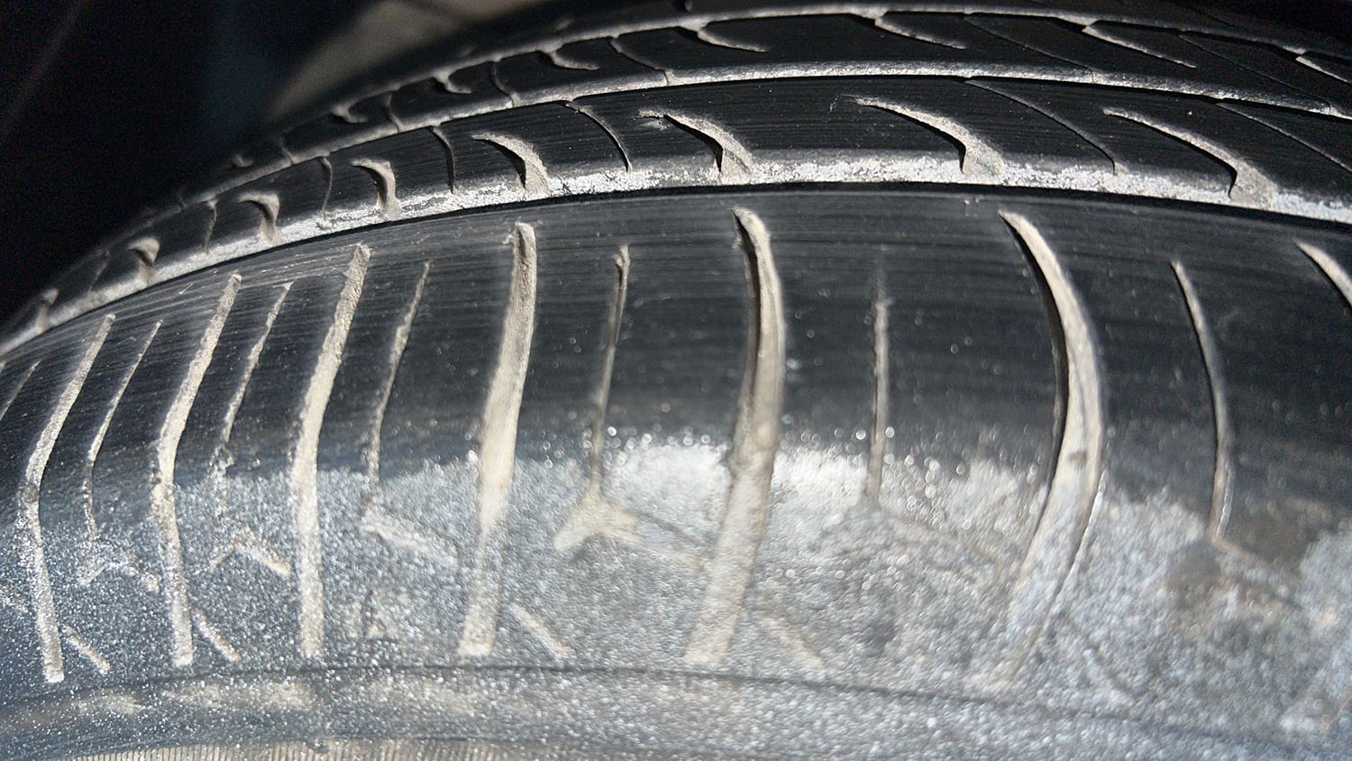Used 2018 Hyundai Grand i10 Sportz 1.2 Kappa VTVT Petrol Manual tyres LEFT FRONT TYRE TREAD VIEW