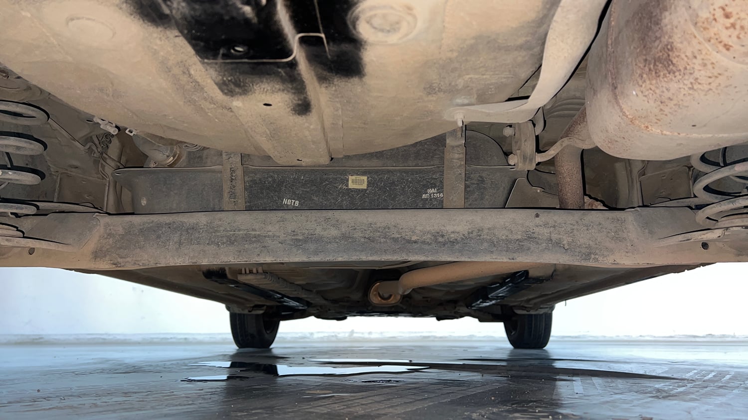 Used 2018 Hyundai Grand i10 Sportz 1.2 Kappa VTVT Petrol Manual extra REAR UNDERBODY VIEW (TAKEN FROM REAR)