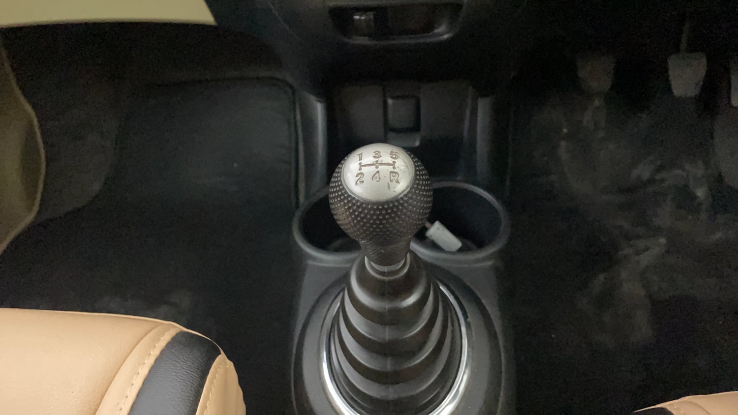 Used 2014 Honda Amaze 1.2 VX i-VTEC Petrol Manual interior GEAR  KNOB VIEW