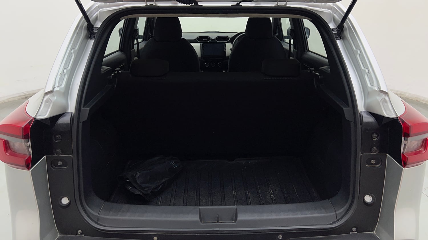 Used 2023 Nissan Magnite XE AMT Petrol Automatic interior DICKY INSIDE VIEW