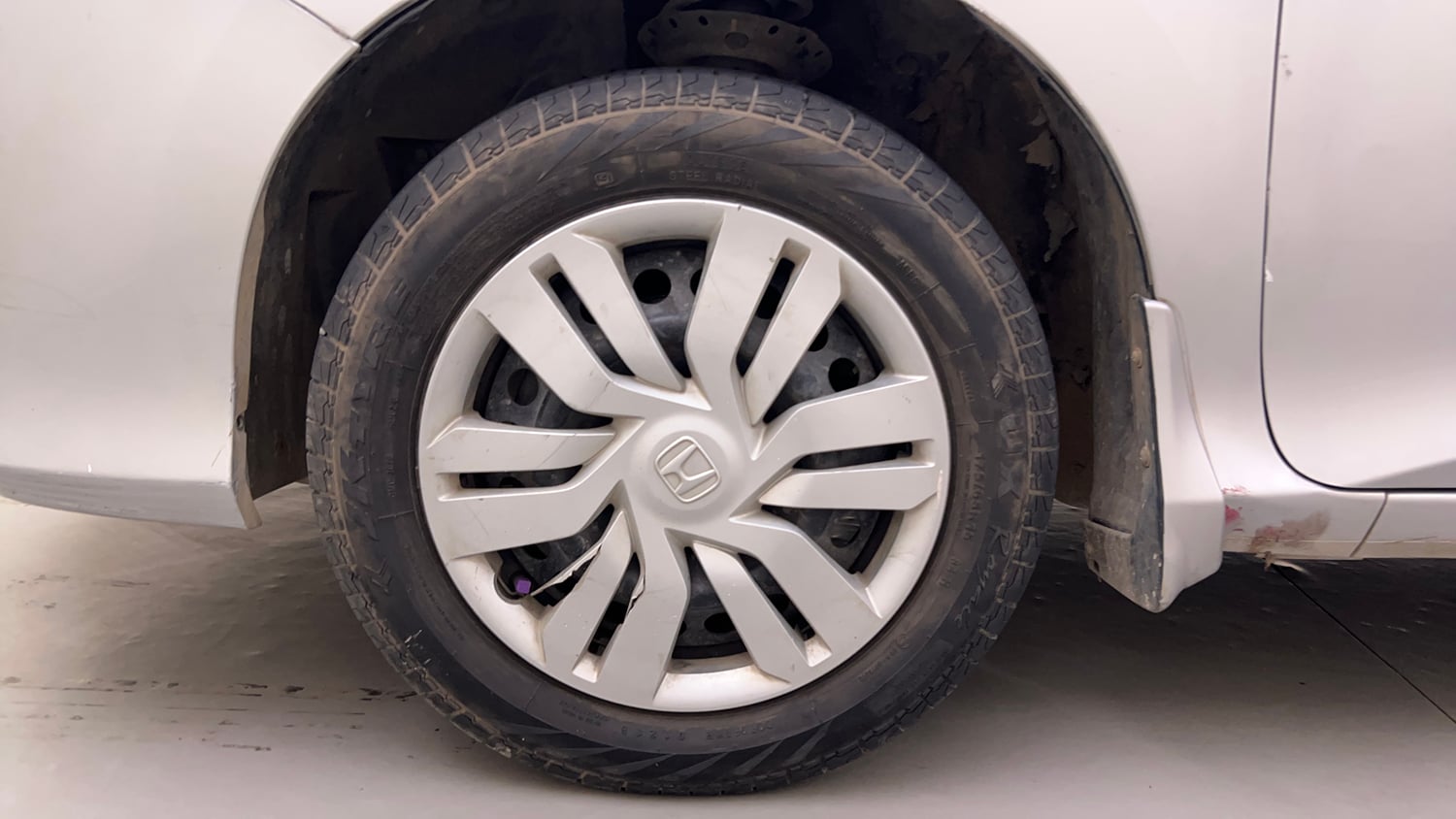 Used 2016 Honda City SV CVT Petrol Automatic tyres LEFT FRONT TYRE RIM VIEW