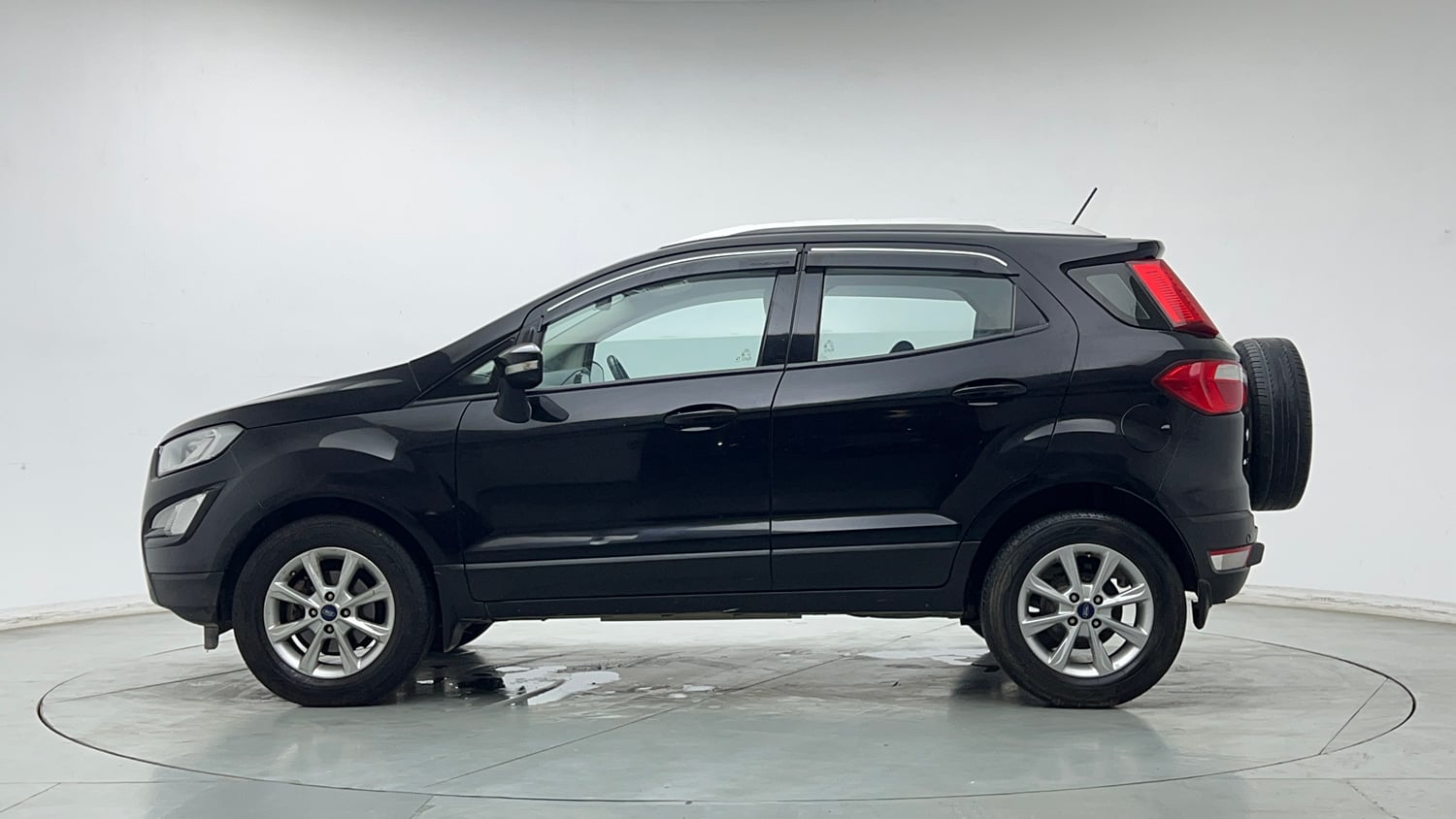 Used 2021 Ford EcoSport Titanium 1.5L TDCi Diesel Manual exterior LEFT SIDE VIEW