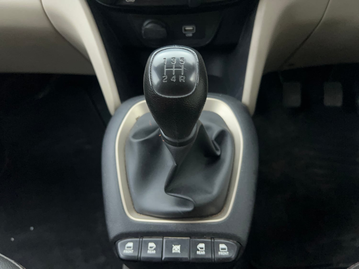 Used 2021 Hyundai Santro Sportz Petrol Manual interior GEAR  KNOB VIEW