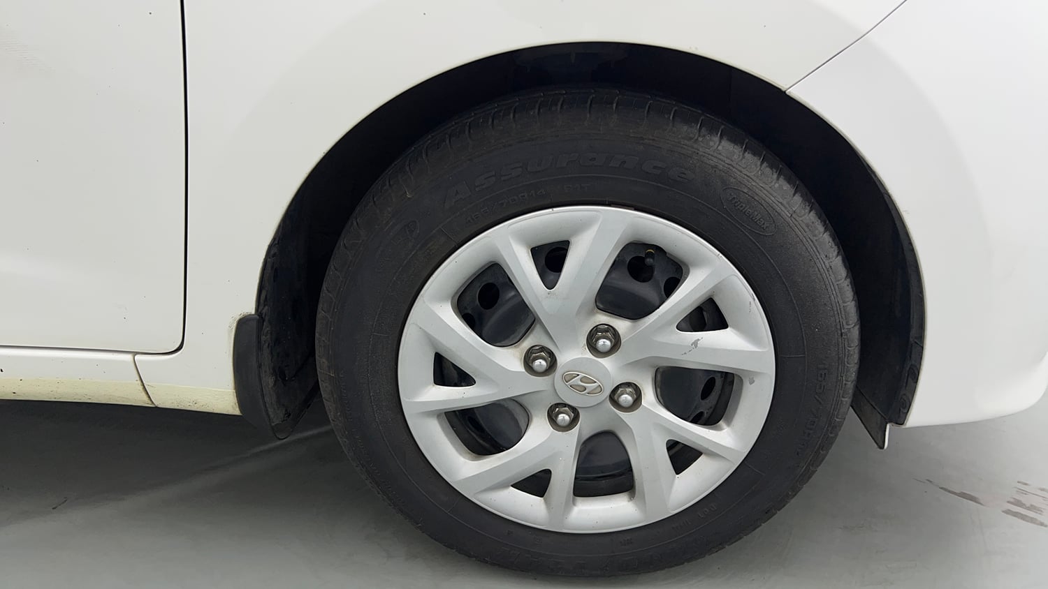 Used 2018 Hyundai Grand i10 Magna 1.2 Kappa VTVT Petrol Manual tyres RIGHT FRONT TYRE RIM VIEW