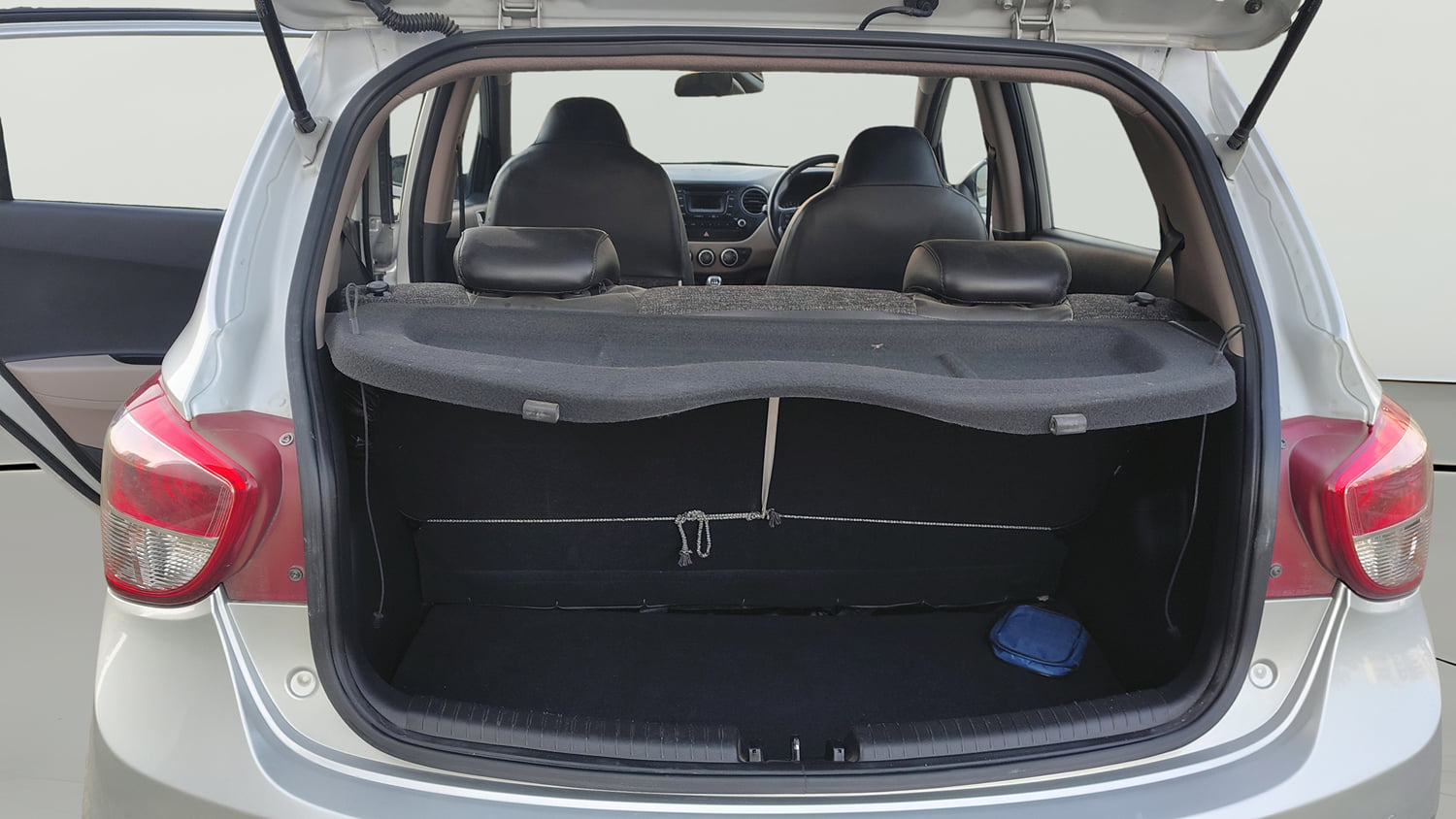 Used 2013 Hyundai Grand i10 Asta 1.2 Kappa VTVT Petrol Manual interior DICKY INSIDE VIEW