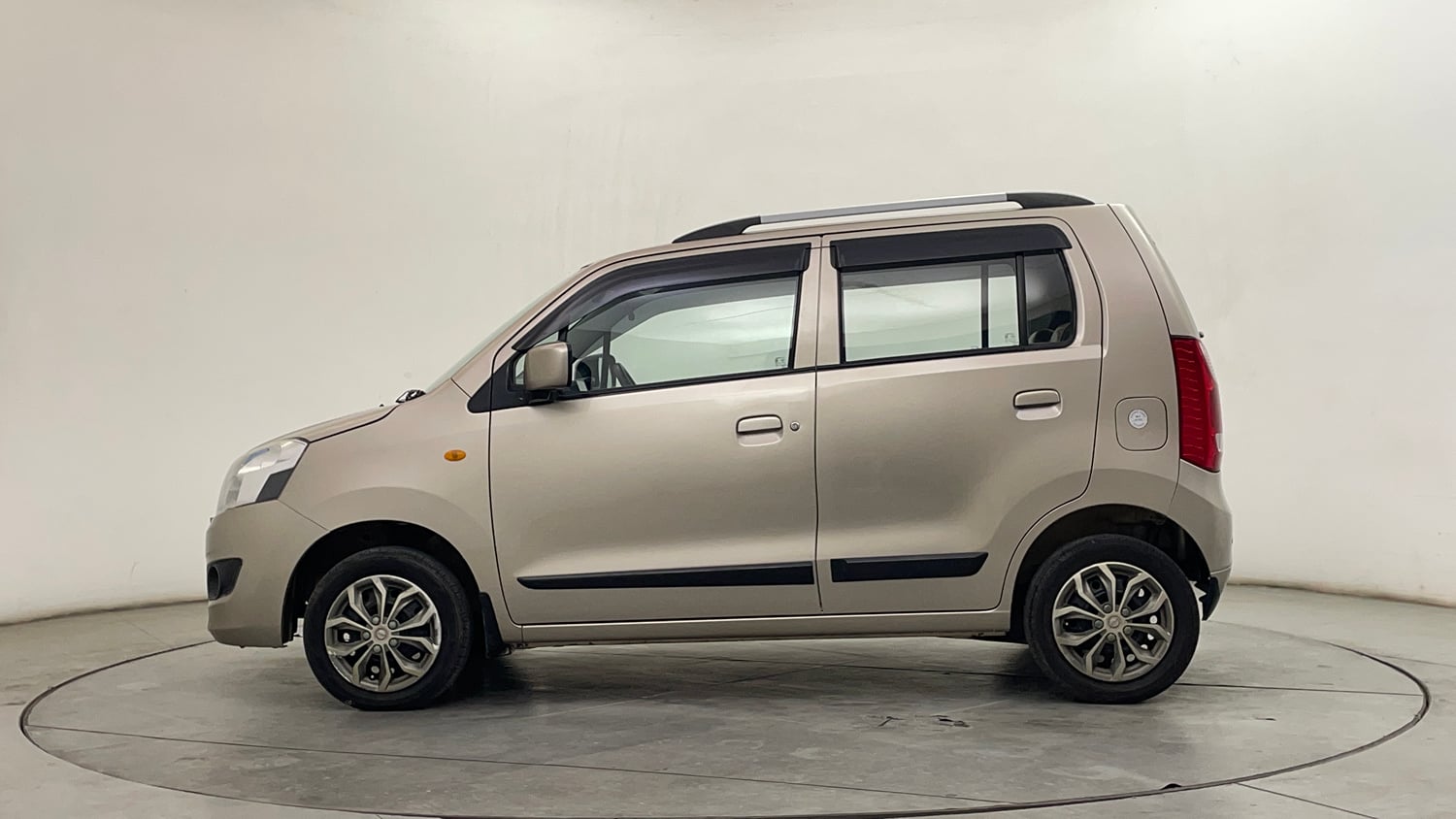Used 2016 Maruti Suzuki Wagon R VXI Petrol Manual exterior LEFT SIDE VIEW