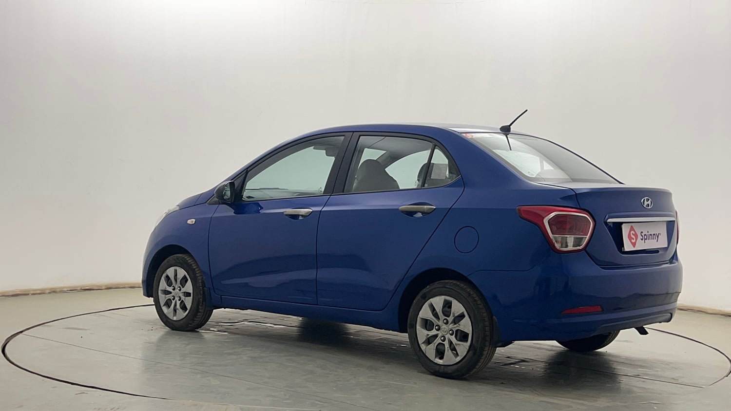 Used 2015 Hyundai Xcent Base 1.2 Petrol Manual exterior LEFT REAR CORNER VIEW