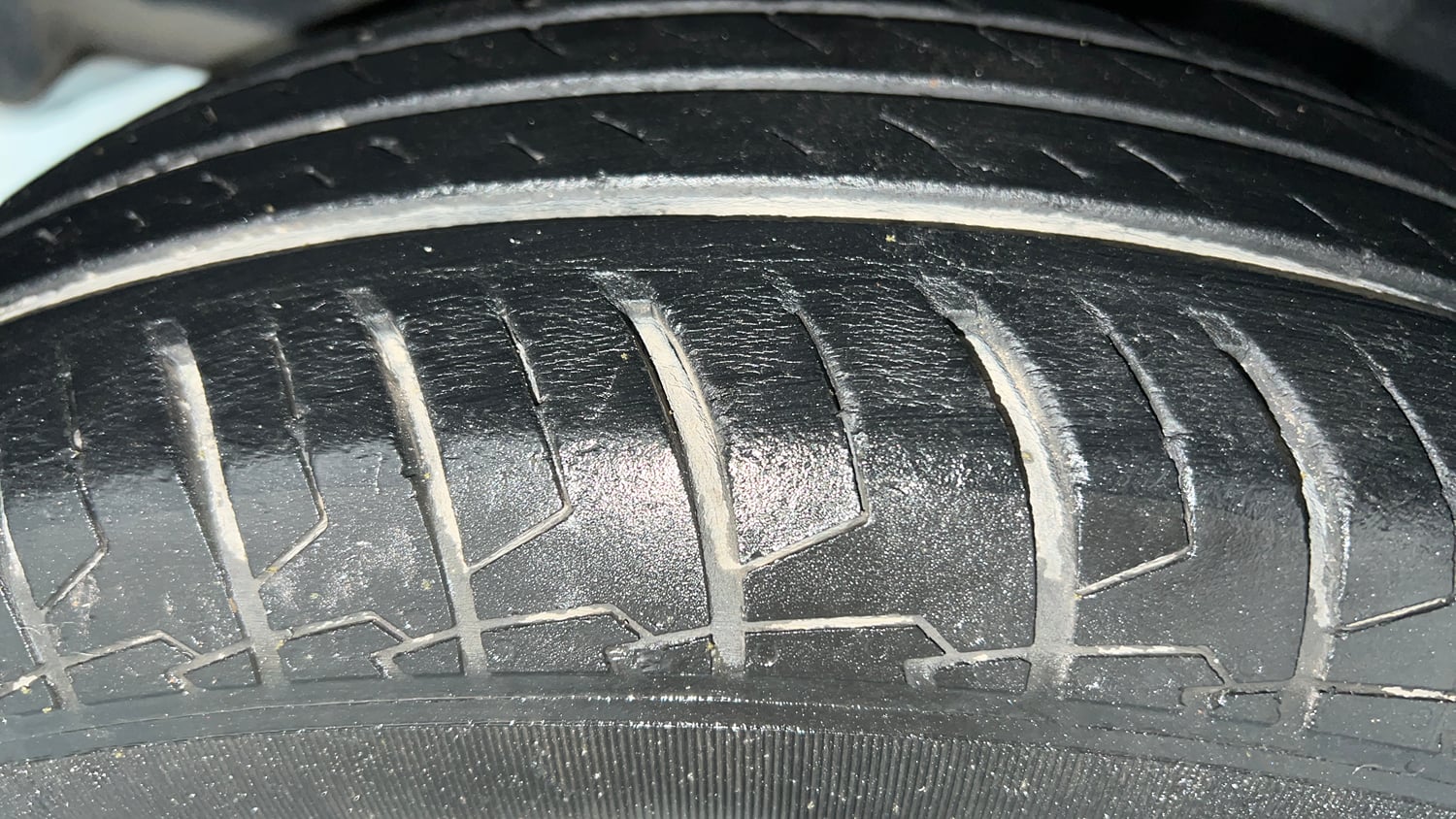 Used 2022 Maruti Suzuki Swift VXi Petrol Manual tyres RIGHT REAR TYRE TREAD VIEW