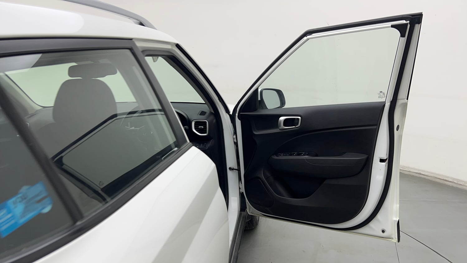 Used 2021 Hyundai Venue SX Plus 1.0 Turbo DCT Petrol Automatic interior RIGHT FRONT DOOR OPEN VIEW