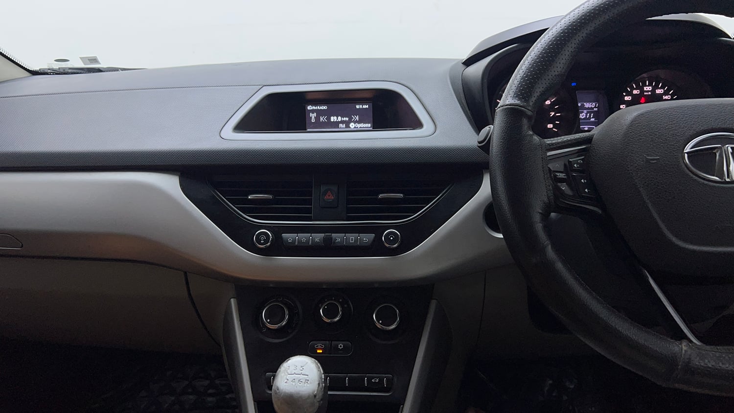 Used 2018 Tata Nexon XM Diesel Diesel Manual interior MUSIC SYSTEM & AC CONTROL VIEW