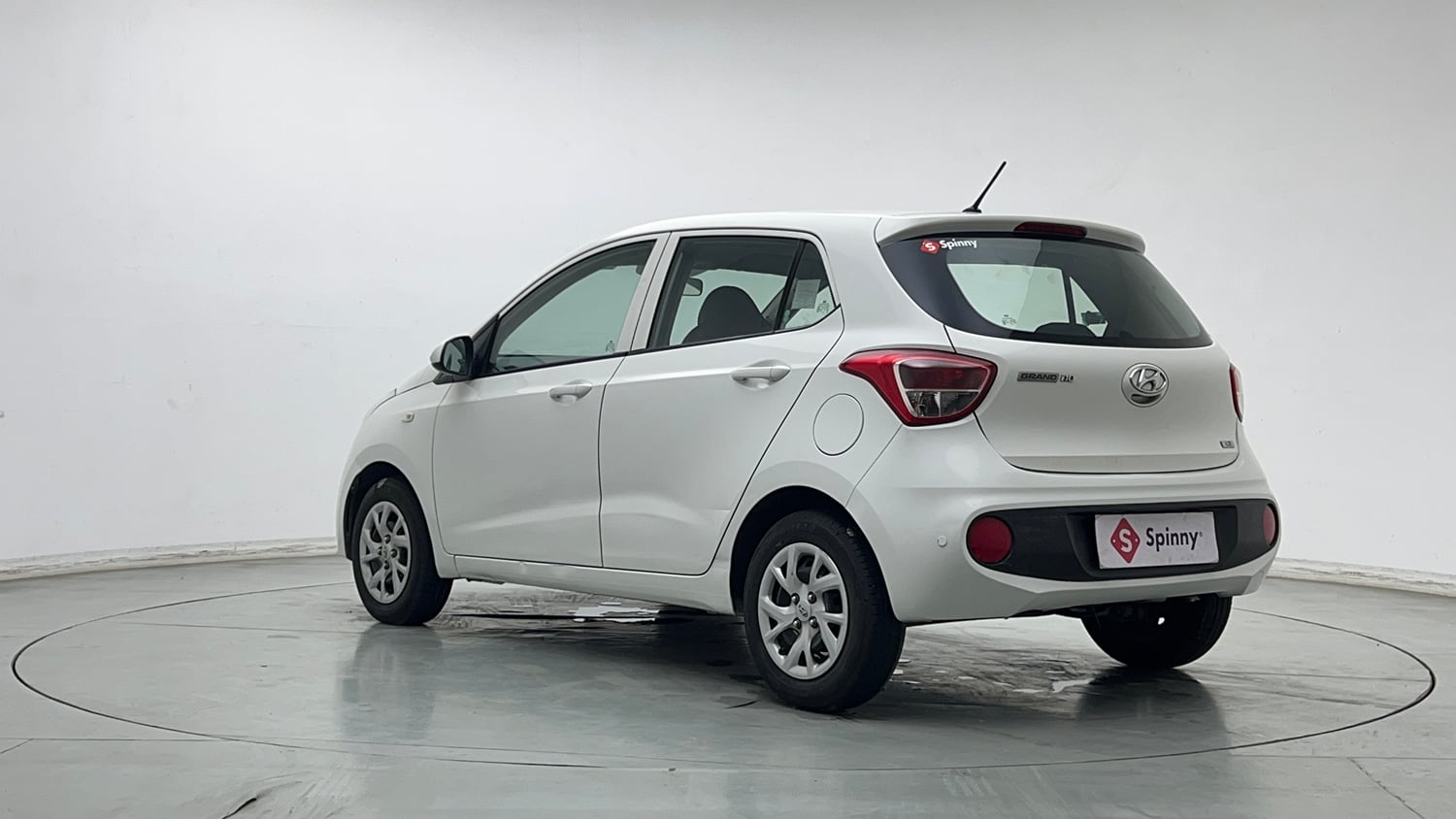 Used 2018 Hyundai Grand i10 Magna 1.2 Kappa VTVT Petrol Manual exterior LEFT REAR CORNER VIEW