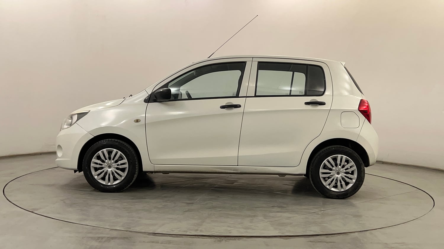 Used 2015 Maruti Suzuki Celerio VXi AMT Petrol Automatic exterior LEFT SIDE VIEW