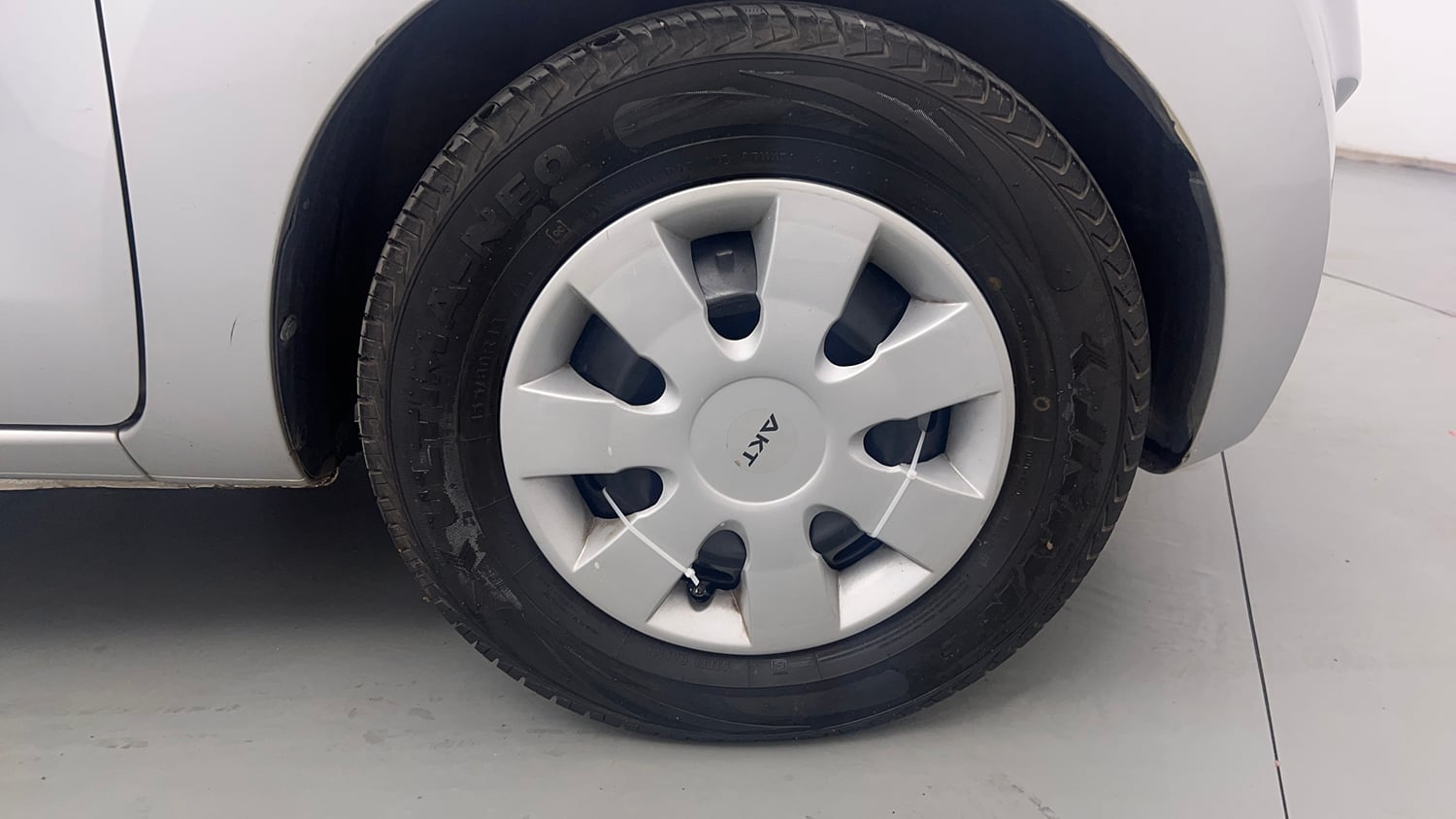 Used 2016 Datsun Redi-GO S Petrol Manual tyres RIGHT FRONT TYRE RIM VIEW