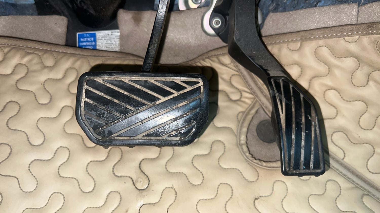 Used 2021 Maruti Suzuki Ciaz Alpha 1.5 AT Petrol Automatic interior PEDALS VIEW