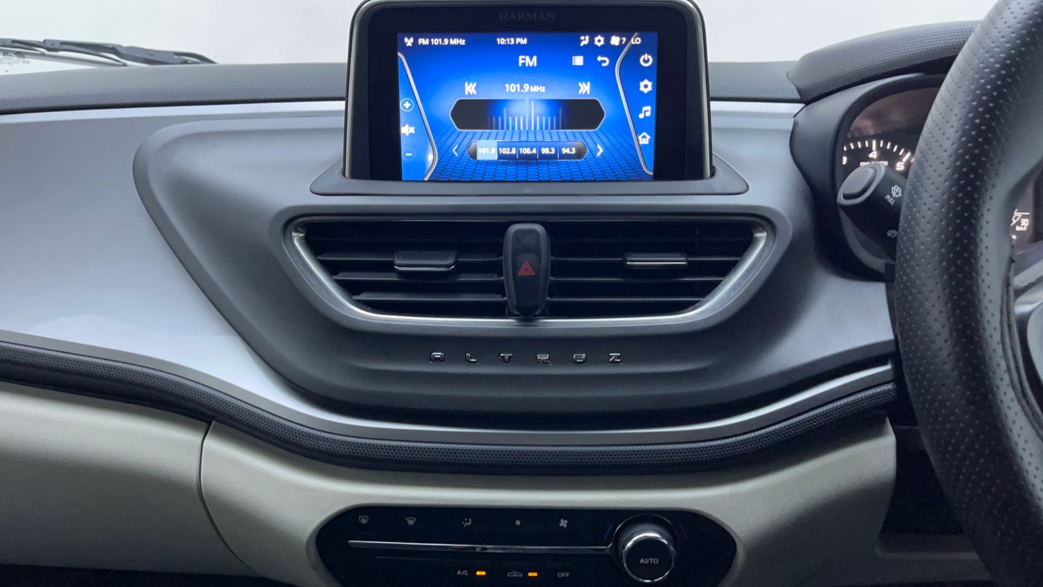 Used 2023 Tata Altroz XZ Petrol Petrol Manual interior MUSIC SYSTEM & AC CONTROL VIEW