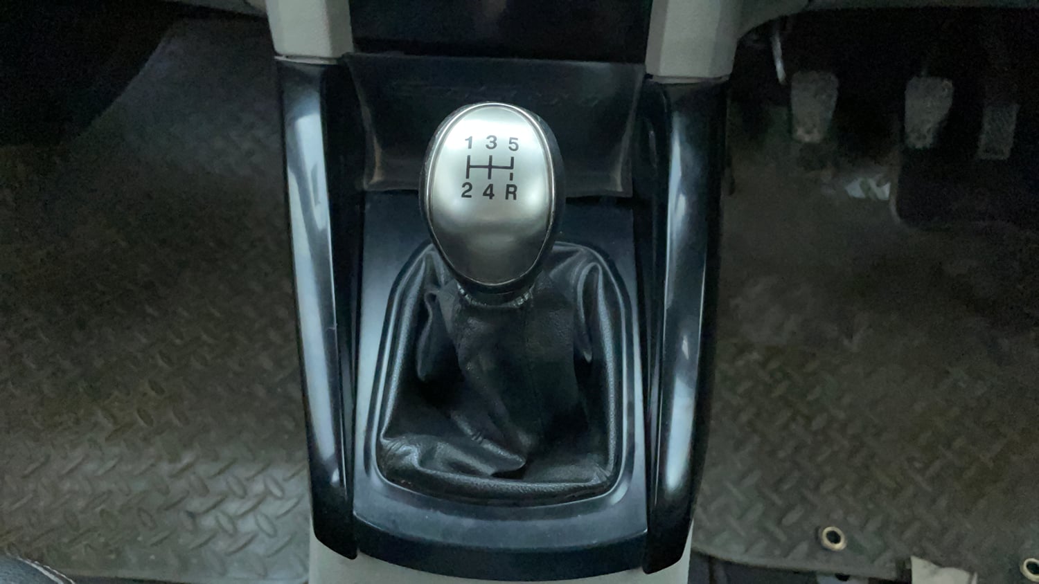 Used 2017 Ford EcoSport Titanium 1.5L Ti-VCT Petrol Manual interior GEAR  KNOB VIEW