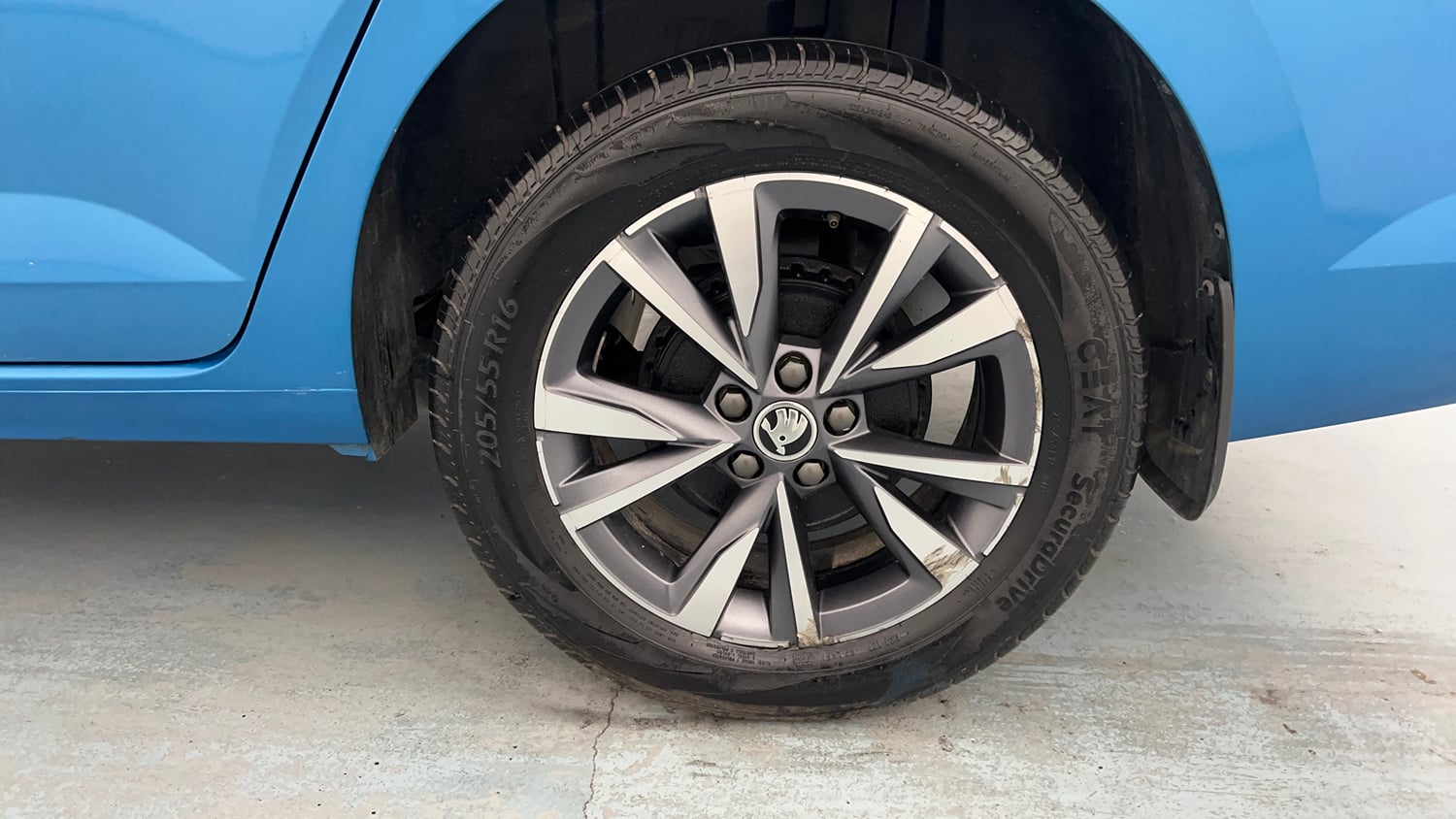 Used 2023 Skoda Slavia Style 1.0L TSI MT Petrol Manual tyres LEFT REAR TYRE RIM VIEW