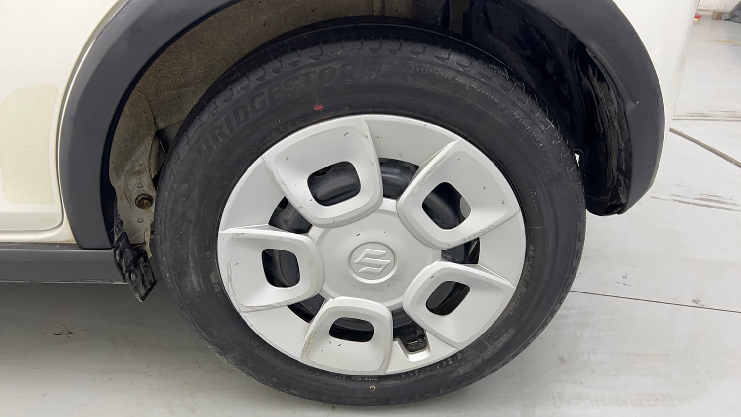 Used 2022 Maruti Suzuki Ignis Delta 1.2 MT Petrol Manual tyres LEFT REAR TYRE RIM VIEW