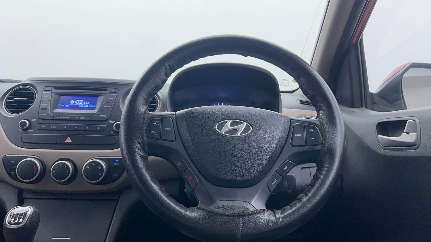 Used 2014 Hyundai Xcent S 1.2 Petrol Manual interior STEERING VIEW