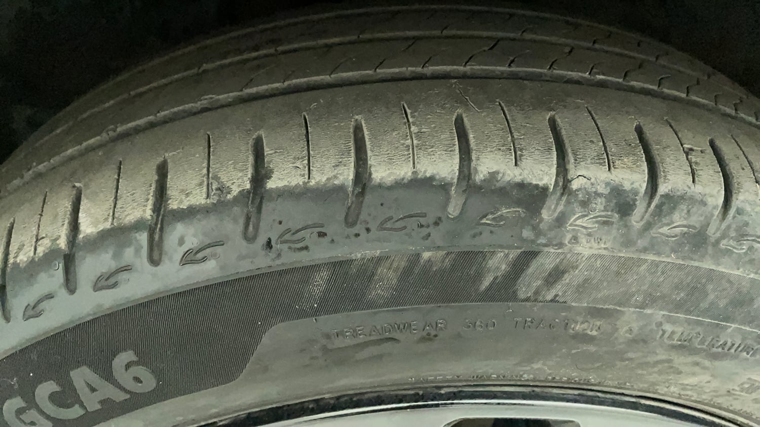 Used 2024 Tata Altroz XZA Plus (S) Dark Edition Petrol Automatic tyres LEFT FRONT TYRE TREAD VIEW
